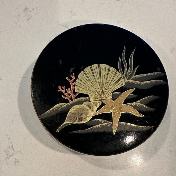Vintage set of 4 OTAGIRI Japan lacquerware coasters and case Gold Sea Shells - Picture 3 of 5